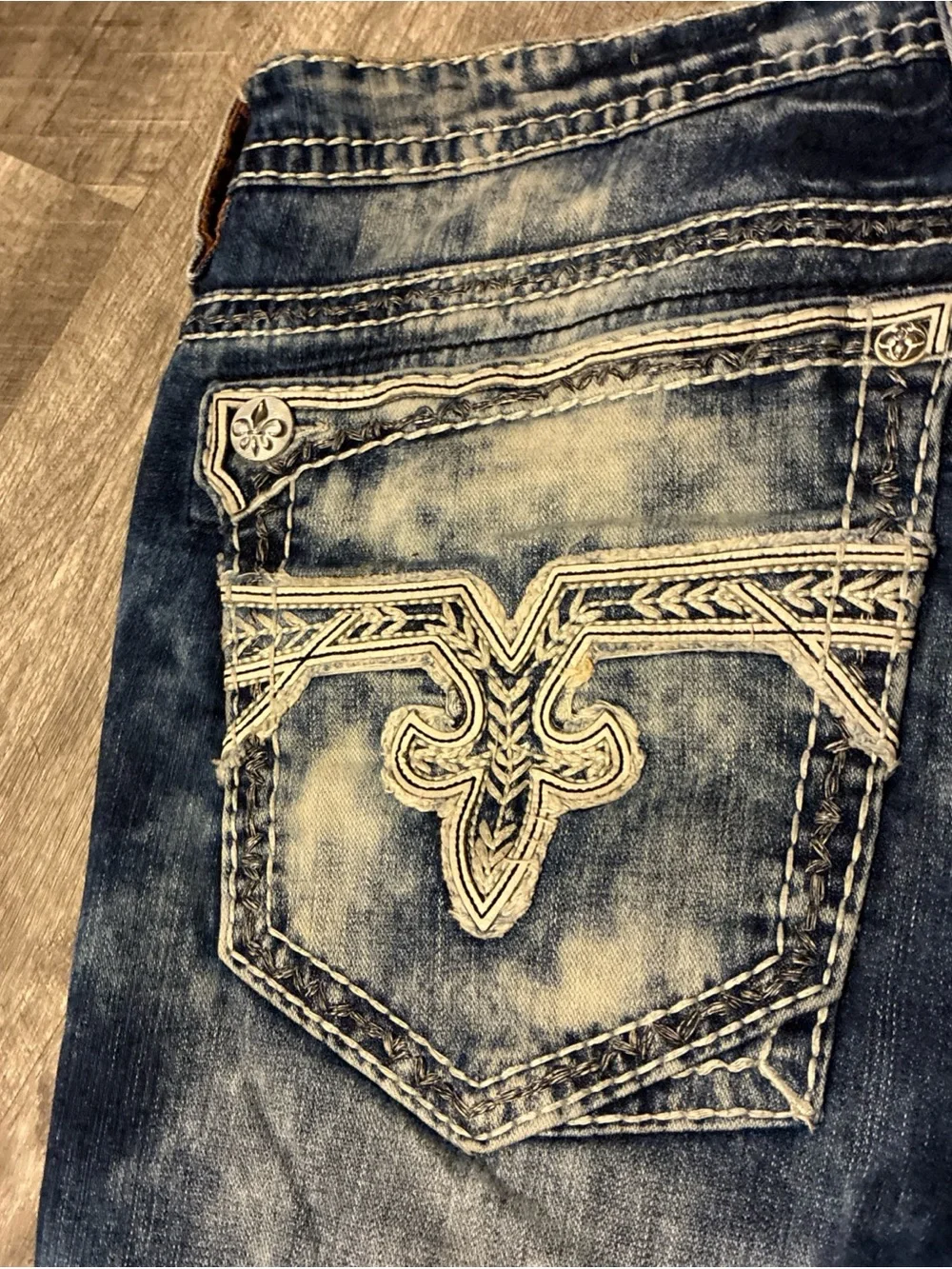 Rock Revival Scotie Shorts Men’s SZ 42 Distressed Denim Light Wash Embroidere